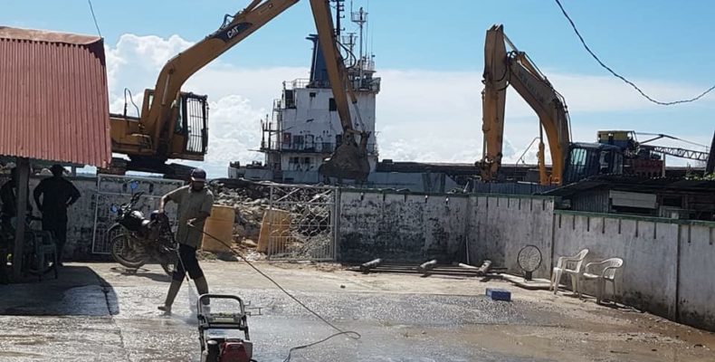 Severe flooding in Wakenaam caused by high tide, breach in sea defence