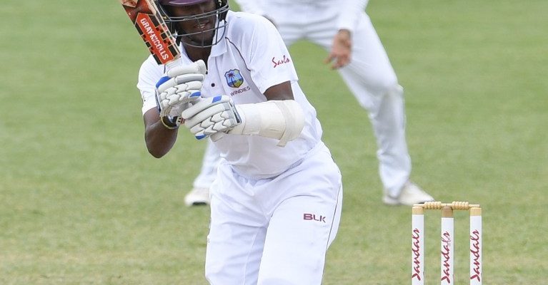 TEST: Brathwaite, bad weather hold off Sri Lanka
