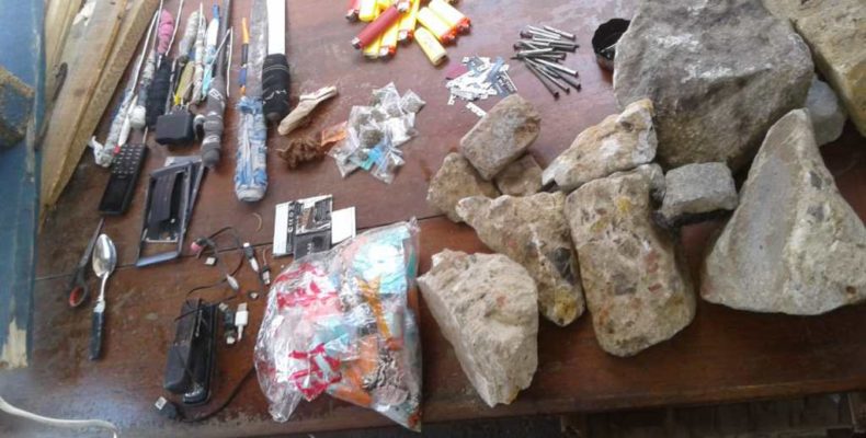 Prisoners hurl stones at ranks during raid at prisons