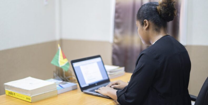 Public, private sector workers to resume office work on rotation basis