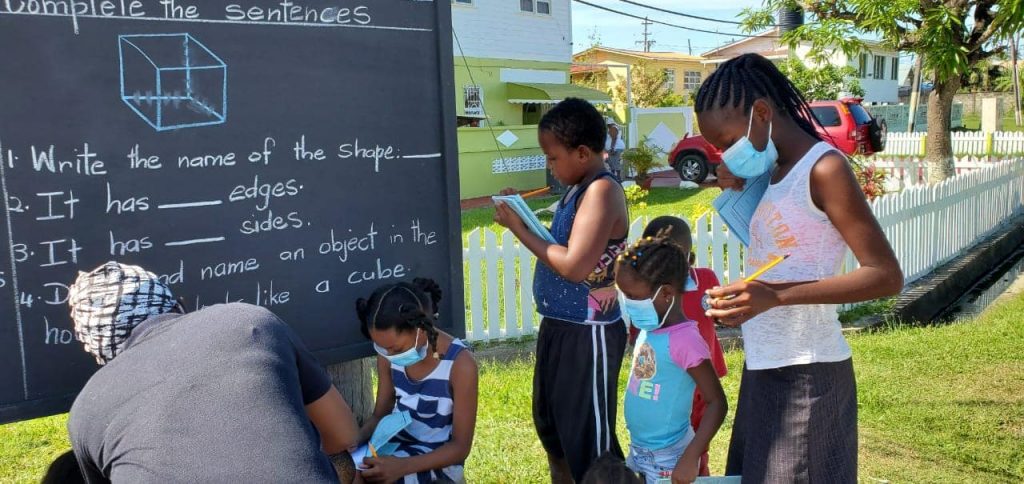 Education Ministry installs chalkboards in communities