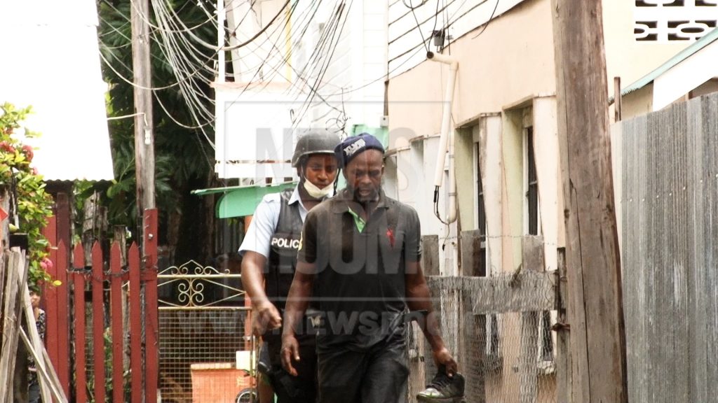 Police, private security give chase, apprehend suspects during robbery