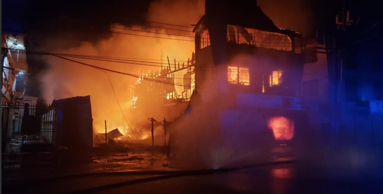 Faulty electrical connection in shopping tent caused fire at Regent St. store