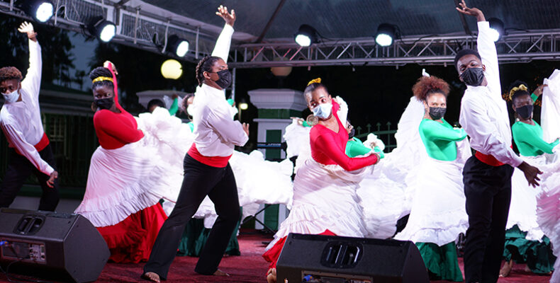 First Family ushers in Christmas