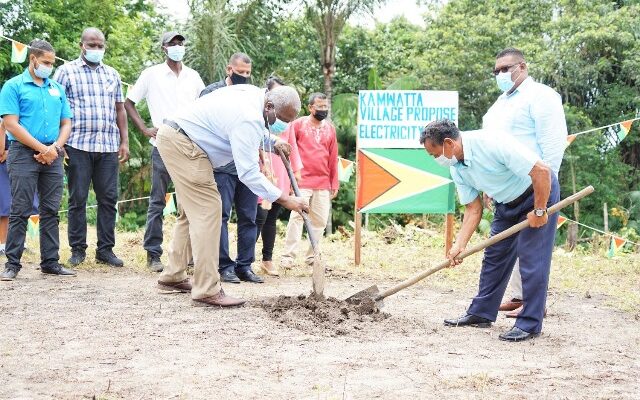 Kamwatta and Whitewater to get electricity by year-end