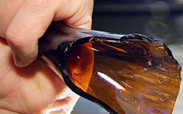 Man stabbed with broken bottle by drinking buddy