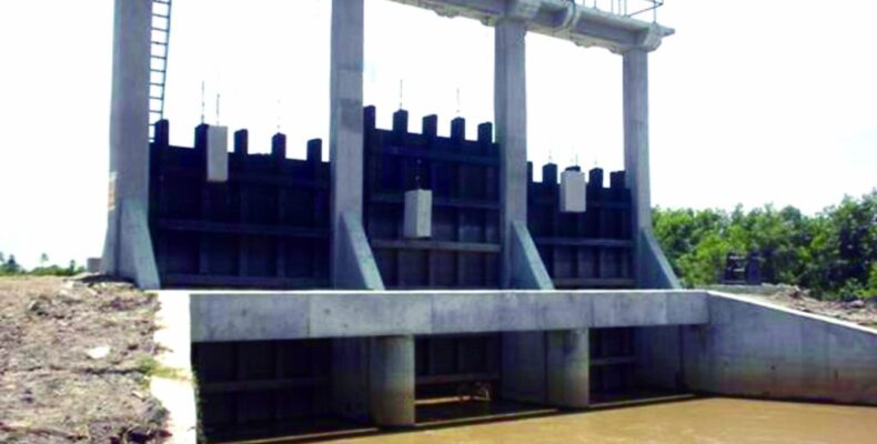 Winches stolen from critical sluices in Region Three