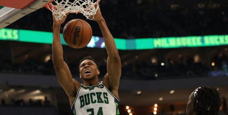 Antetokounmpo stars as Bucks beat Lakers