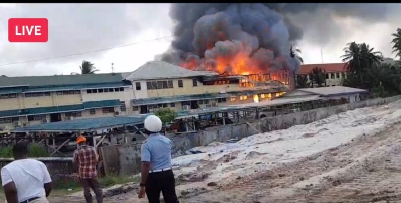 BREAKING: Fire rages at Eve Leary near Police Headquarters