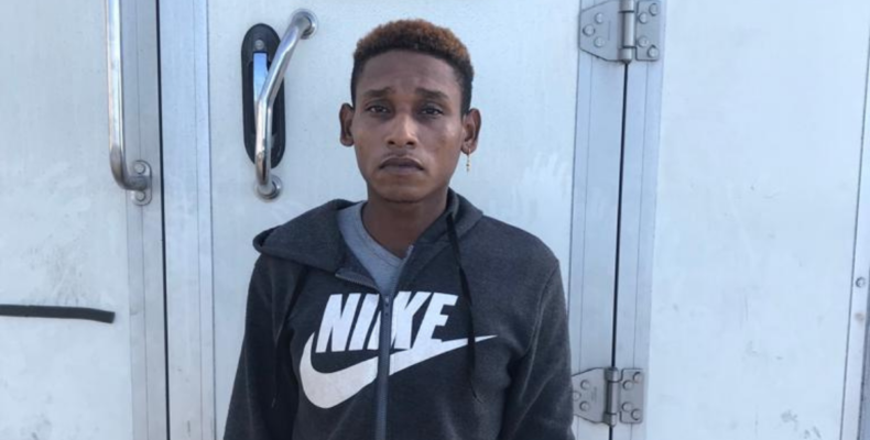 Handcuffed man leaps prisoner deck, chokes woman with complaint against him
