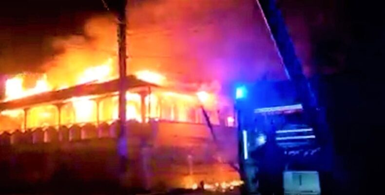 Fire ravages 9-bedroom guest house in Skeldon