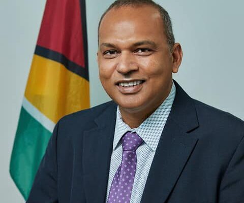 Health Minister urges sport clubs to promote vaccination among members