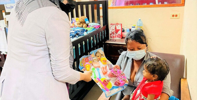 Patients of GPHC’s children’s ward get Christmas treat from GNBS