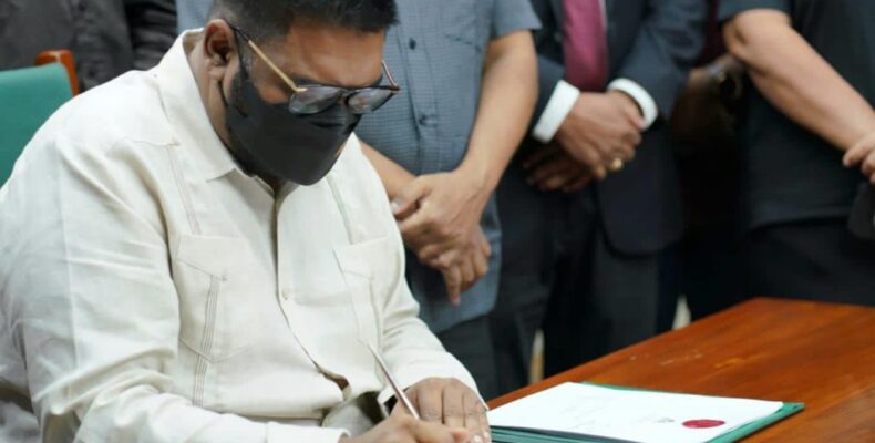 President pledges ‘big wins’ for Guyanese in 2022