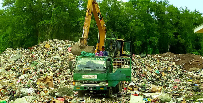 New Amsterdam landfill site reopened after garbage piles up on roadways
