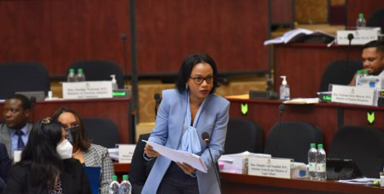 800 small businesses to benefit from $300M in grants
