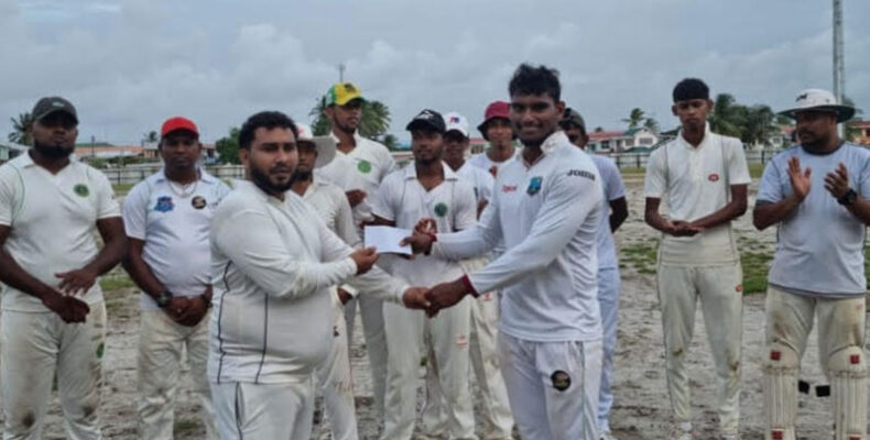 Beharry receives financial gift from LBI teammates ahead of Sri Lanka tour