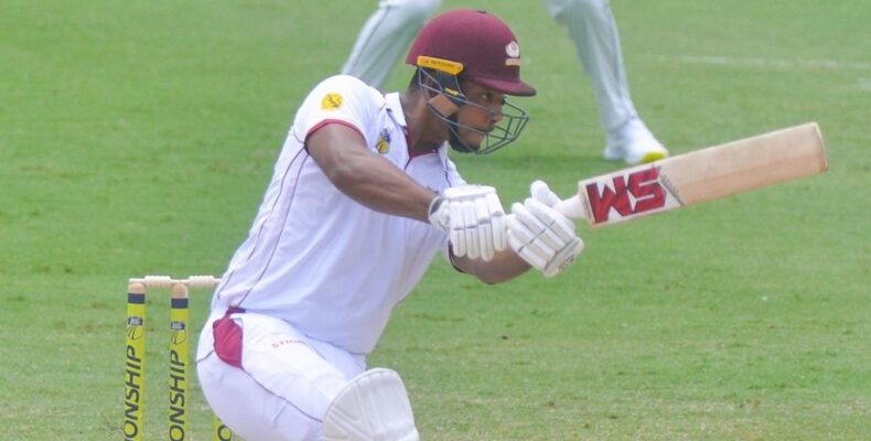 Hurricanes pile up 250-run lead against Harpy Eagles