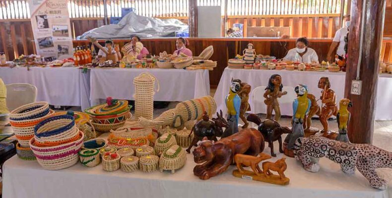 Duty-free shopping @ the Umana Yana