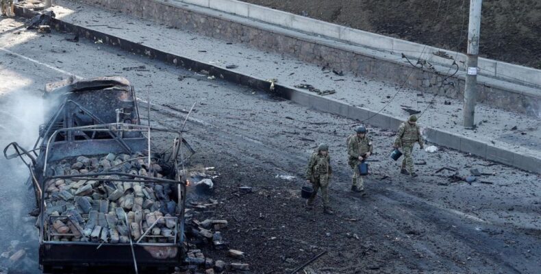 Russian forces pound Ukraine for third day, Kyiv still in Ukrainian hands