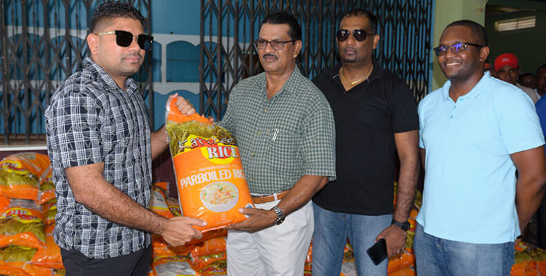 Mohamed’s Enterprise gives assistance to affected Uitvlugt Estate workers