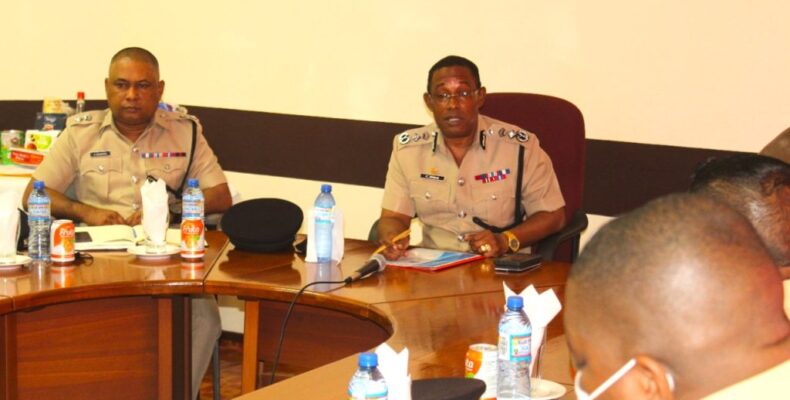Top Cop tells Commanders to get their divisions in order by Monday