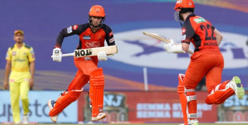 IPL: Sunrisers off the mark, as Super Kings remain winless