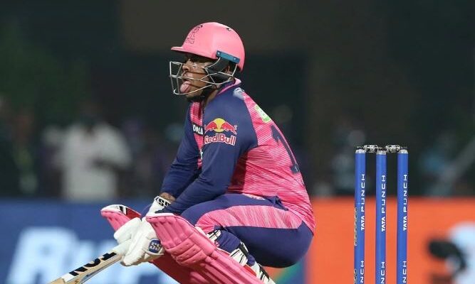 Titans displace Royals at the top of IPL table