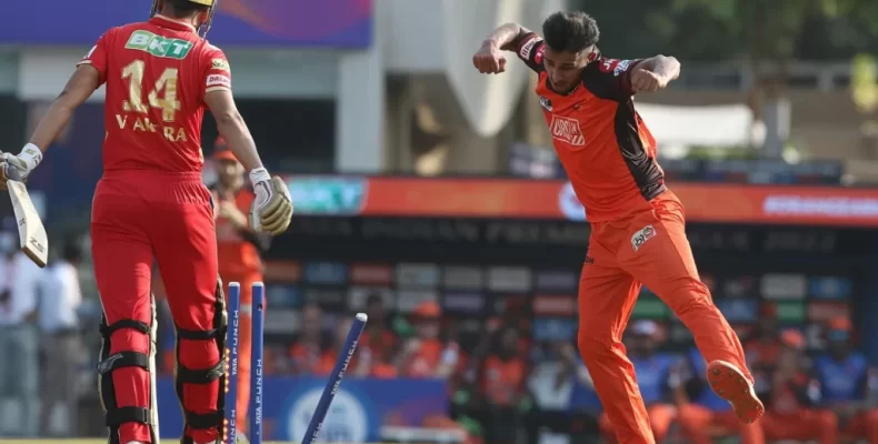 IPL: Sunrisers surge into top four