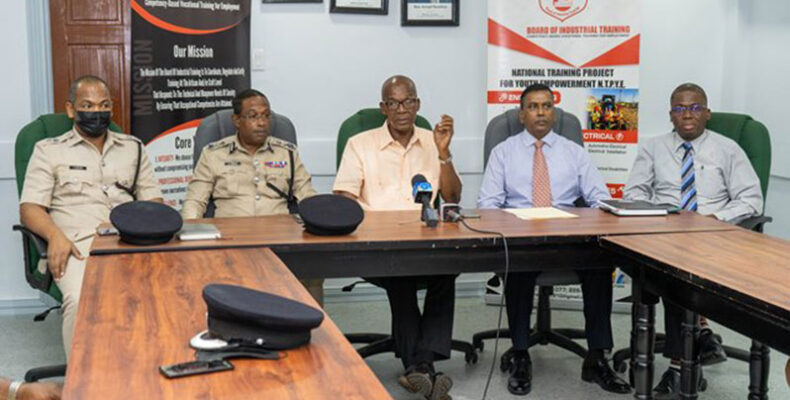 Labour Ministry strengthens partnership with police force