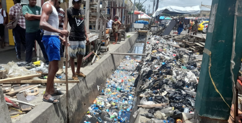 Vendors and shoppers in Stabroek Square urged to desist from littering as clean-up exercise is undertaken