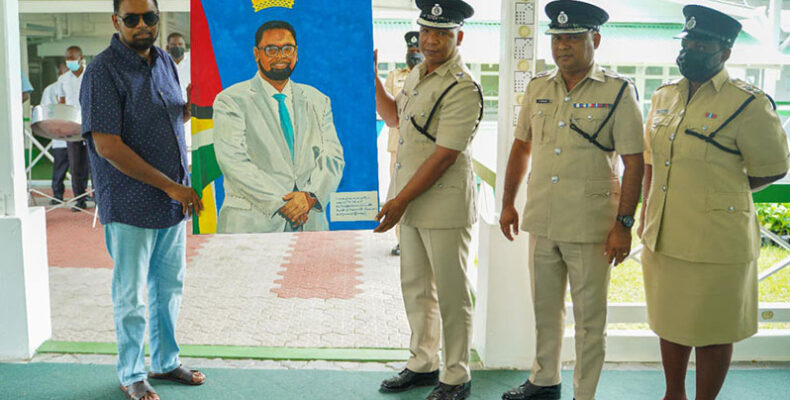 Police Force Band plays for President on birth anniversary
