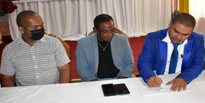 Police Force, Berbice Chambers ink partnership agreement