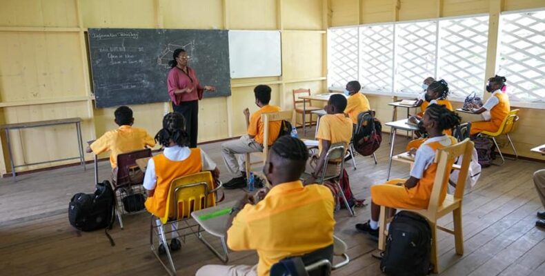 Education Ministry to consult with stakeholders about possibly early start to new school year