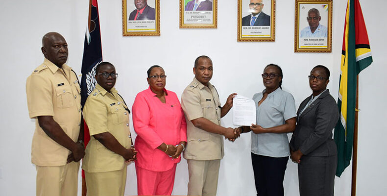 Agreement signed with IPED to enhance financial literacy of police ranks