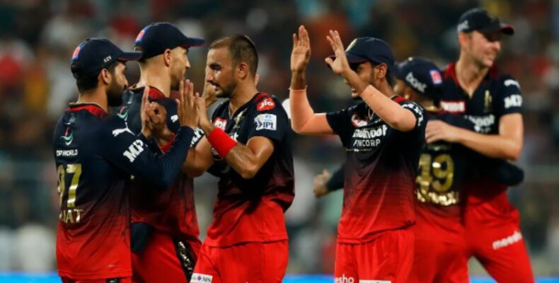 RCB hold nerves to beat Super Giants in Eliminator