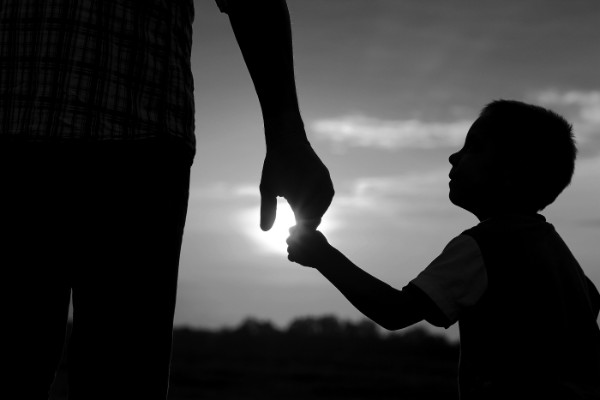 Human Services Minister to fathers: ‘It’s important to pay child support’