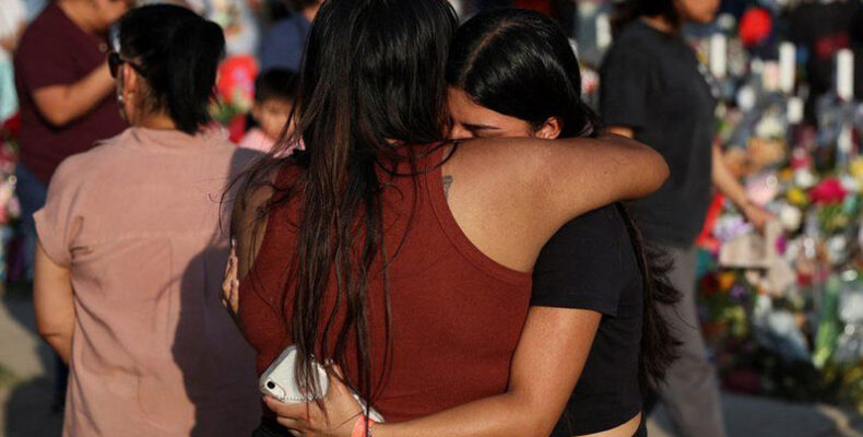 US senate moves towards limited gun control measures