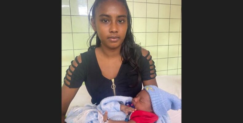 After no heartbeat for 15 minutes, doctors revive pregnant teenage mother