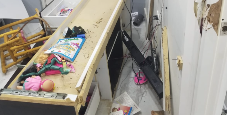 Venezuelan gang cart off raw gold and cash in attack on Guyanese owned business in Eteringbang