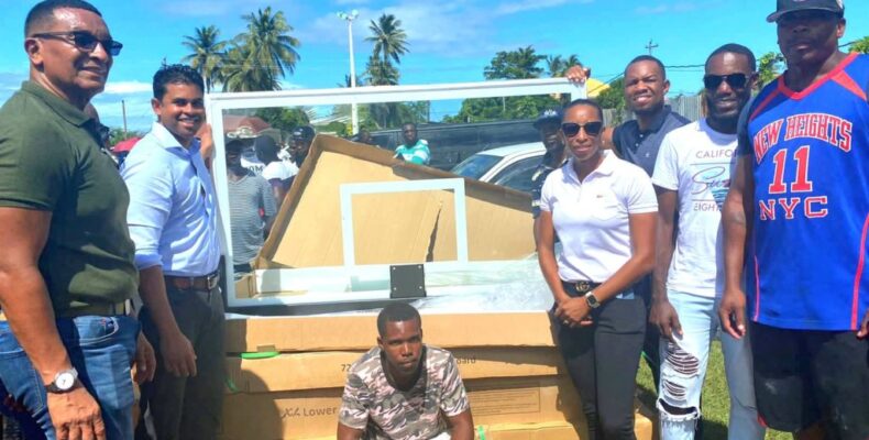 Request fulfilled on the spot! Sport Minister delivers equipment to Buxtonians