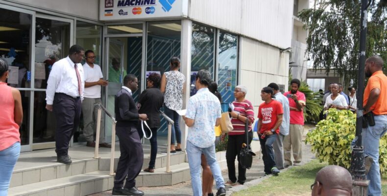 Trinidad Central Bank survey finds many living ‘pay cheque to pay cheque’