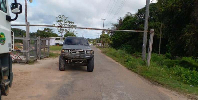 Onderneeming labourer dies after falling from pickup