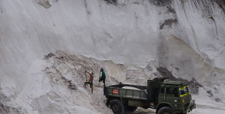 $600M sand/loam mining pit for Region Three