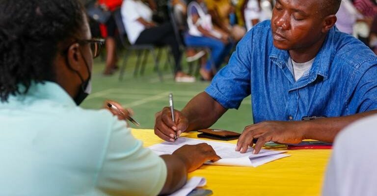 11,000 education cash grants were not uplifted, dishonest persons will be charged – Manickchand