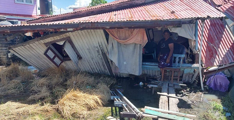 Elderly couple seeks help after house collapses