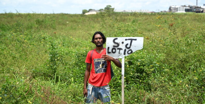 10 Zeelugt squatters get house lots at Stewartville