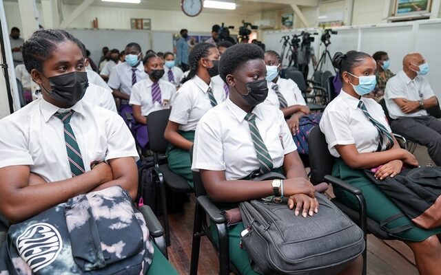 Teachers, students wrap up inaugural artificial intelligence technology training